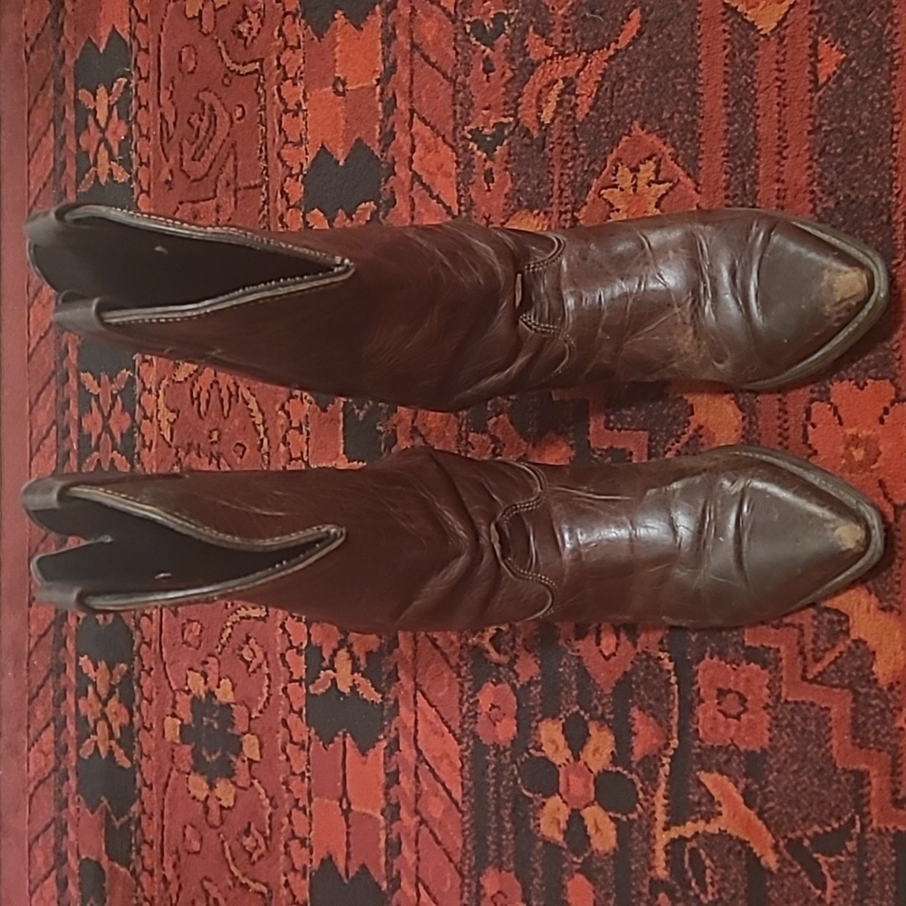VINTAGE DISTRESSED BROWN COWBOY BOOTS